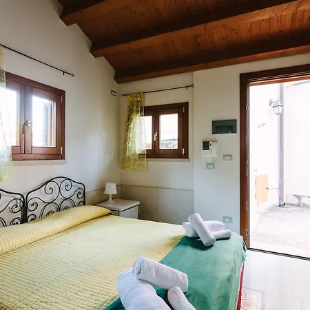 Bed & Breakfast Dimora Archimedea 4*