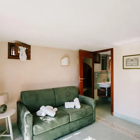 Dimora Archimedea Bed & Breakfast 4*