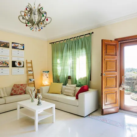 Dimora Archimedea Bed & Breakfast 4*