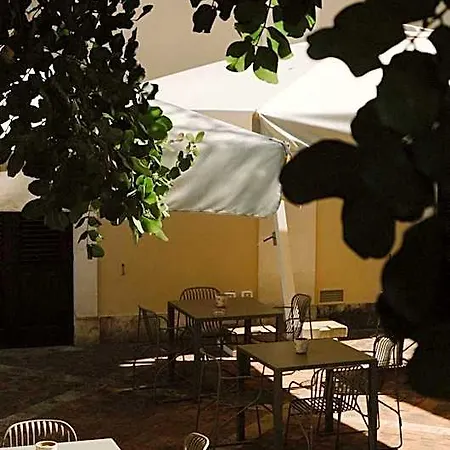 Dimora Archimedea B&B