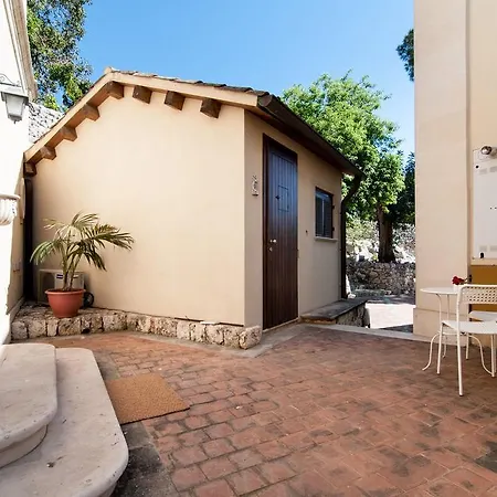 Bed & Breakfast Dimora Archimedea 3*