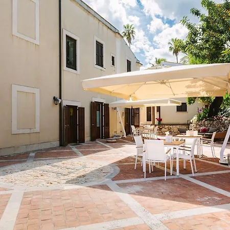 Dimora Archimedea Bed & Breakfast 3*